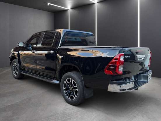 TOYOTA-HILUX-2.8 D-4D TURBO DIESEL CD SRX 4X4 AUTOMÁTICO TOYOTA-HILUX-2022