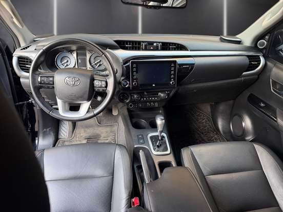 TOYOTA-HILUX-2022