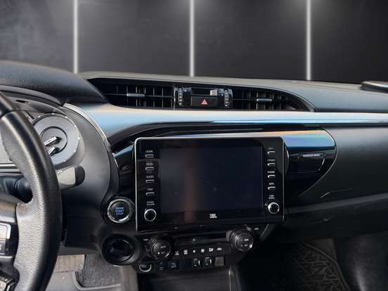 TOYOTA-HILUX-2.8 D-4D TURBO DIESEL CD SRX 4X4 AUTOMÁTICO TOYOTA-HILUX-2022