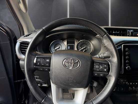 TOYOTA-HILUX-2.8 D-4D TURBO DIESEL CD SRX 4X4 AUTOMÁTICO TOYOTA-HILUX-2022