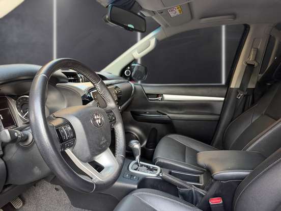 TOYOTA-HILUX-2022