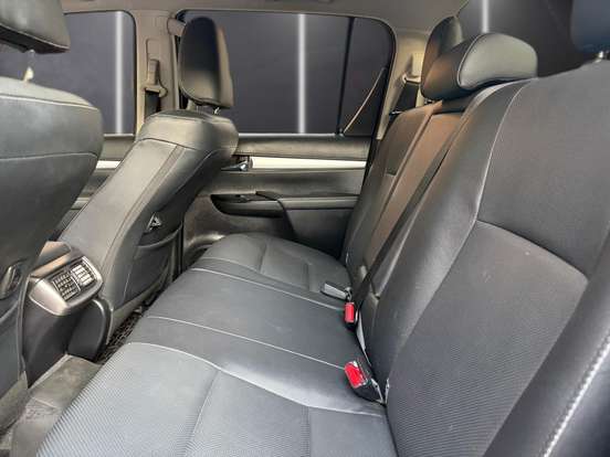 TOYOTA-HILUX-2022