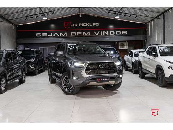 TOYOTA-HILUX-2.8 D-4D TURBO DIESEL CD SRX 4X4 AUTOMÁTICO TOYOTA-HILUX-2020