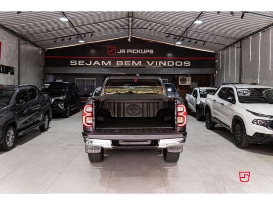 TOYOTA-HILUX-2.8 D-4D TURBO DIESEL CD SRX 4X4 AUTOMÁTICO TOYOTA-HILUX-2020