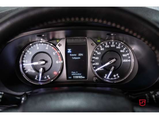 TOYOTA-HILUX-2.8 D-4D TURBO DIESEL CD SRX 4X4 AUTOMÁTICO TOYOTA-HILUX-2020