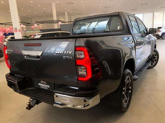 TOYOTA-HILUX-2024