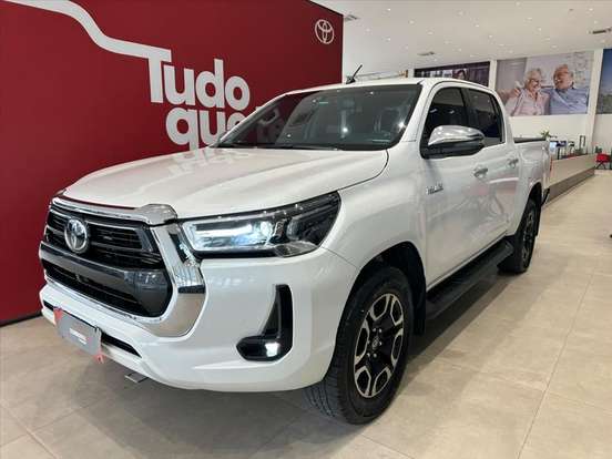 TOYOTA-HILUX-2023