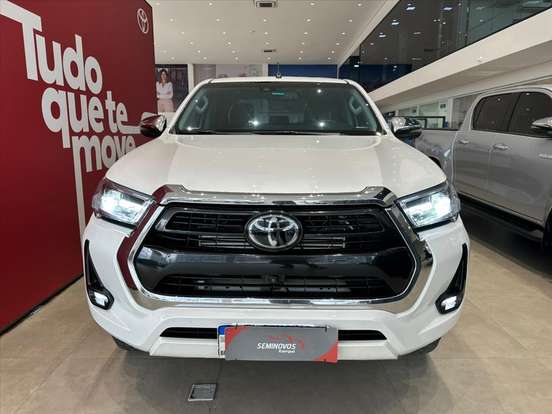 TOYOTA-HILUX-2.8 D-4D TURBO DIESEL CD SRX 4X4 AUTOMÁTICO TOYOTA-HILUX-2023