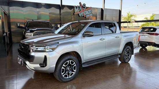 TOYOTA-HILUX-2022