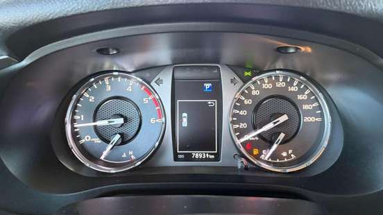 TOYOTA-HILUX-2.8 D-4D TURBO DIESEL CD SRX 4X4 AUTOMÁTICO TOYOTA-HILUX-2022
