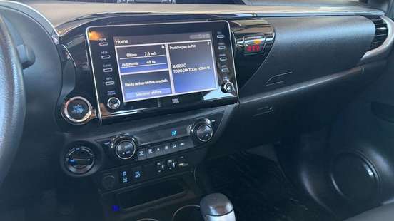 TOYOTA-HILUX-2022