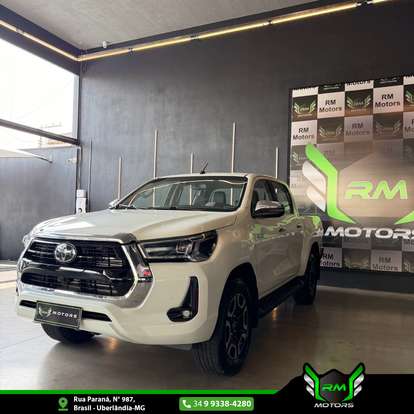 TOYOTA-HILUX-2021
