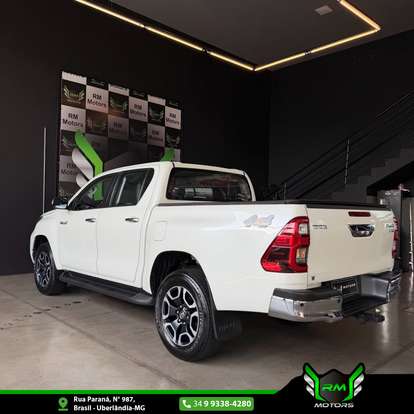 TOYOTA-HILUX-2.8 D-4D TURBO DIESEL CD SRX 4X4 AUTOMÁTICO TOYOTA-HILUX-2021