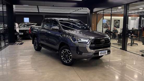 TOYOTA-HILUX-2023