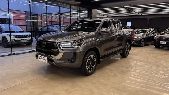 TOYOTA-HILUX-2023
