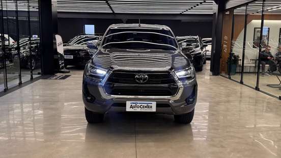 TOYOTA-HILUX-2023