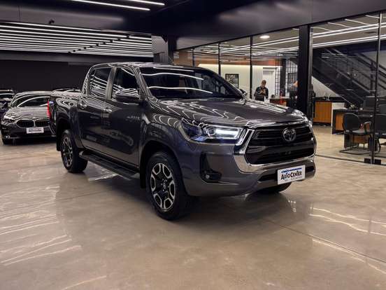 TOYOTA-HILUX-2.8 D-4D TURBO DIESEL CD SRX LIMITED 4X4 AUTOMÁTICO TOYOTA-HILUX-2023