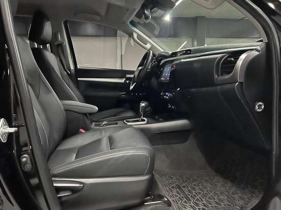 TOYOTA-HILUX-2025