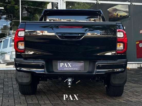 TOYOTA-HILUX-2.8 D-4D TURBO DIESEL CD SRX PLUS 4X4 AUTOMÁTICO TOYOTA-HILUX-2026