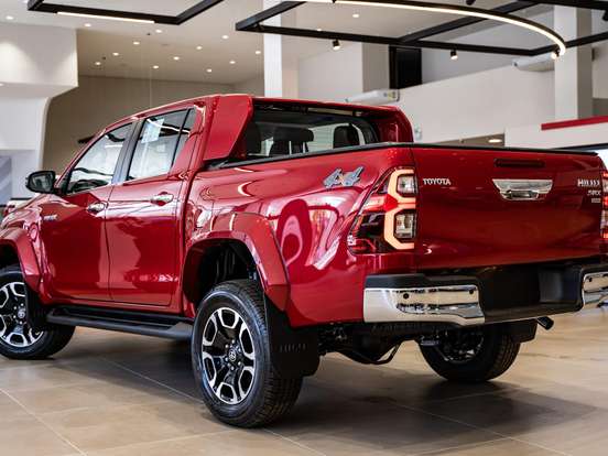 TOYOTA-HILUX-2.8 D-4D TURBO DIESEL CD SRX PLUS 4X4 AUTOMÁTICO TOYOTA-HILUX-2026