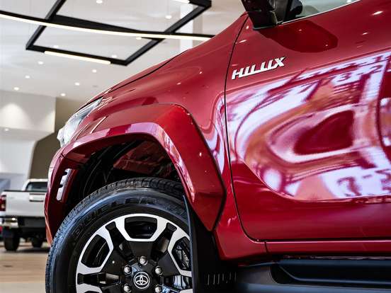 TOYOTA-HILUX-2.8 D-4D TURBO DIESEL CD SRX PLUS 4X4 AUTOMÁTICO TOYOTA-HILUX-2026