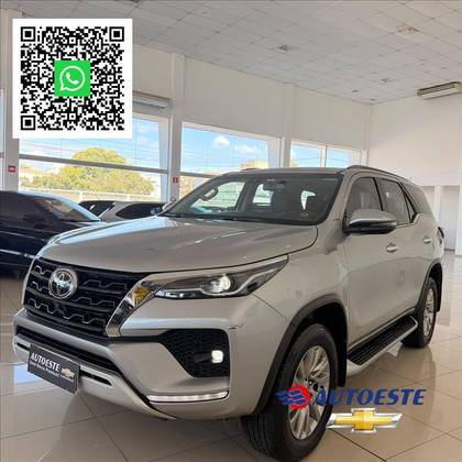 TOYOTA HILUX 2.8 D-4D TURBO DIESEL CD SRX PLUS 4X4 AUTOMÁTICO