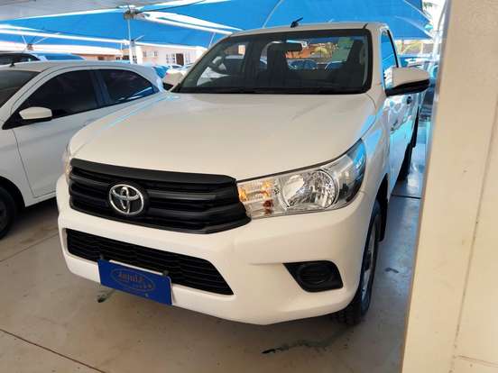 TOYOTA-HILUX-2.8 D-4D TURBO DIESEL CS 4X4 MANUAL TOYOTA-HILUX-2024