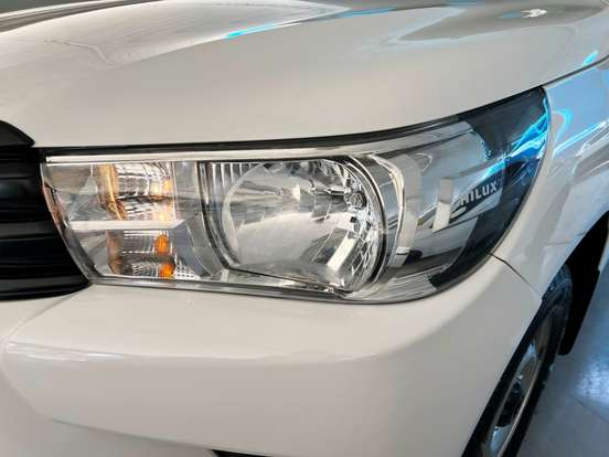 TOYOTA-HILUX-2024