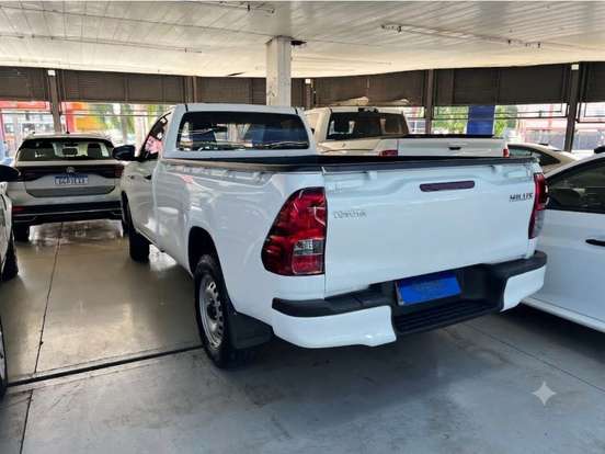 TOYOTA-HILUX-2.8 D-4D TURBO DIESEL CS 4X4 MANUAL TOYOTA-HILUX-2024