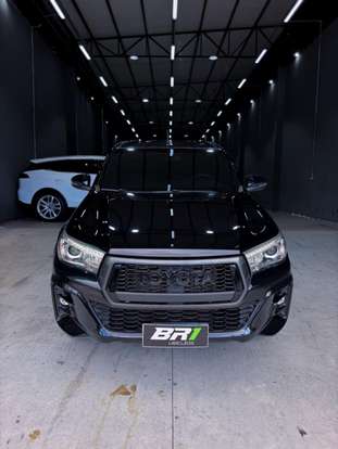 TOYOTA-HILUX-2019