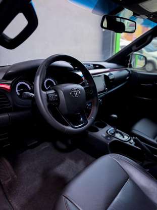 TOYOTA-HILUX-2019