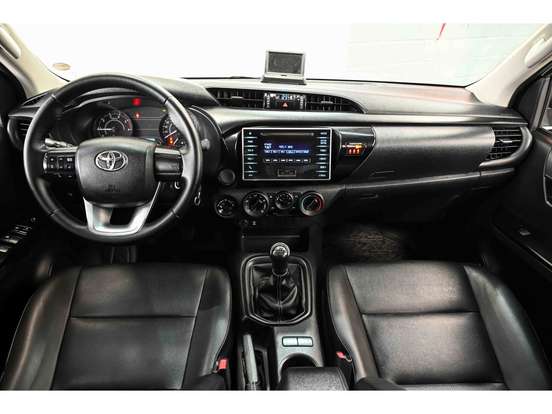 TOYOTA-HILUX-2018