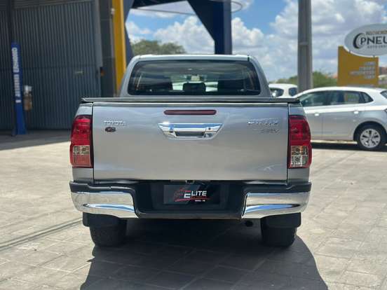 TOYOTA-HILUX-2017