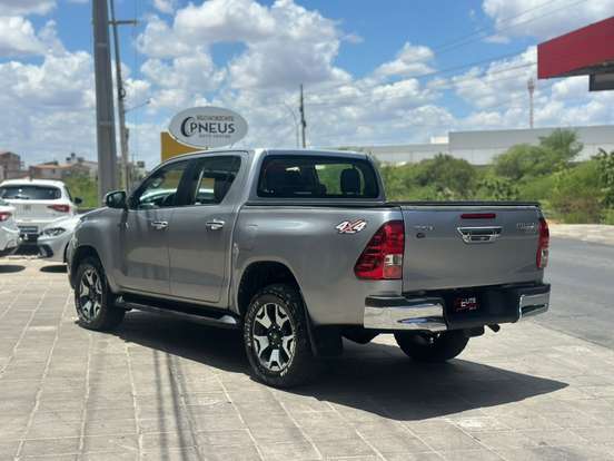 TOYOTA-HILUX-2.8 SRV 4X4 CD 16V DIESEL 4P AUTOMÁTICO TOYOTA-HILUX-2017