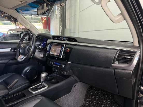 TOYOTA-HILUX-2019