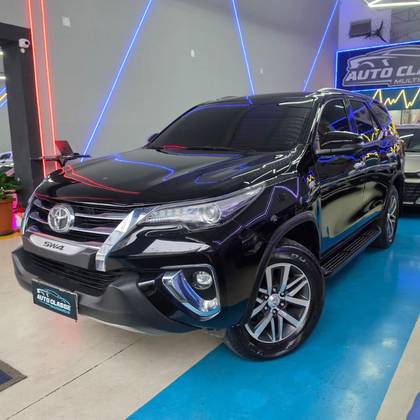 TOYOTA HILUX 2.8 SRX 4X4 CD 16V DIESEL 4P AUTOMÁTICO