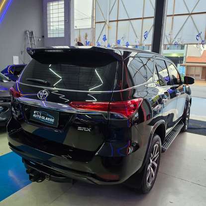 TOYOTA-HILUX-2018