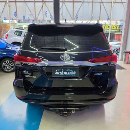 TOYOTA-HILUX-2018