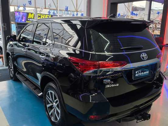 TOYOTA-HILUX-2.8 SRX 4X4 CD 16V DIESEL 4P AUTOMÁTICO TOYOTA-HILUX-2018