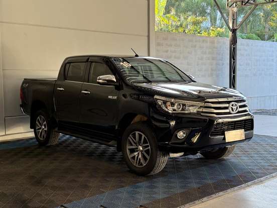 TOYOTA-HILUX-2016