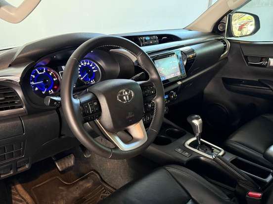 TOYOTA-HILUX-2.8 SRX 4X4 CD 16V DIESEL 4P AUTOMÁTICO TOYOTA-HILUX-2016