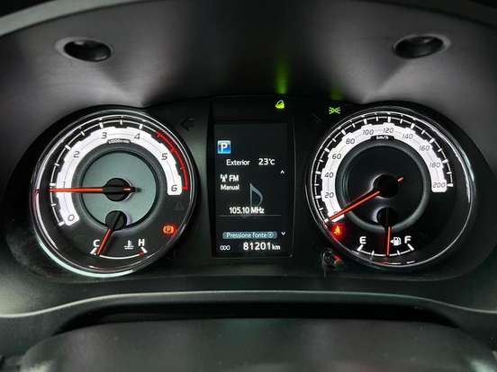 TOYOTA-HILUX-2020
