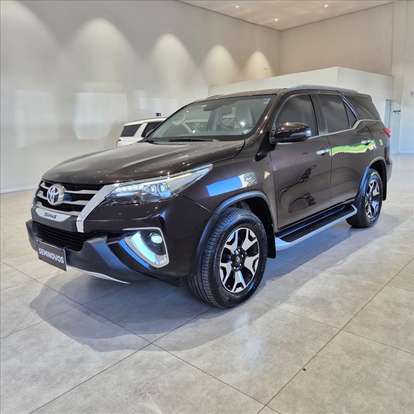 TOYOTA-HILUX-2018