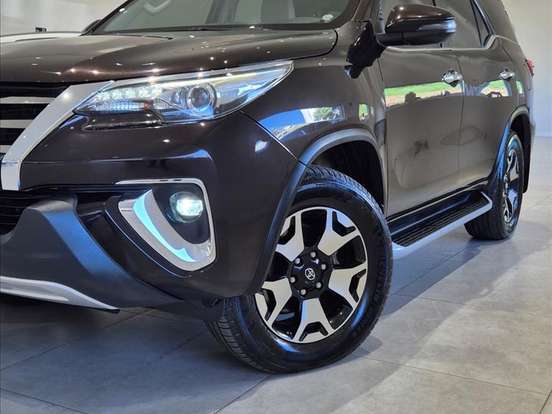 TOYOTA-HILUX-2.8 STD 4X4 CD 16V DIESEL 4P MANUAL TOYOTA-HILUX-2018