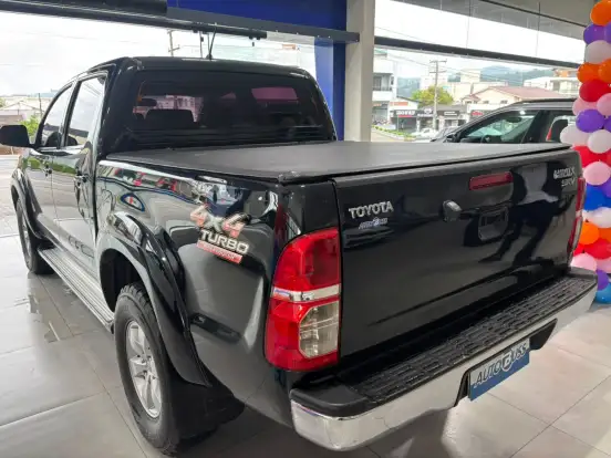 TOYOTA-HILUX-2014