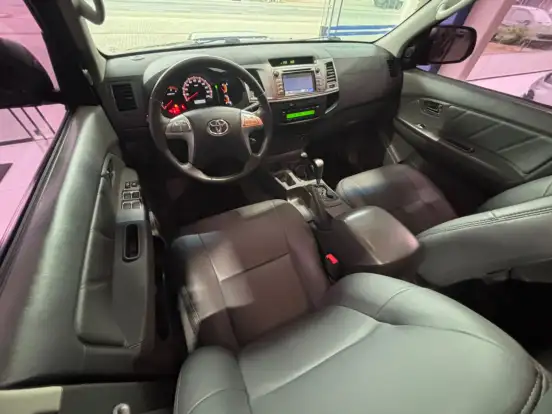 TOYOTA-HILUX-2014