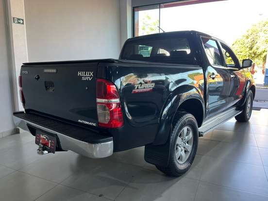 TOYOTA-HILUX-2011