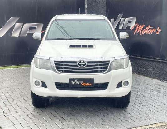 TOYOTA-HILUX-2013