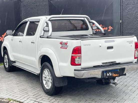 TOYOTA-HILUX-3.0 SRV 4X4 CD 16V TURBO INTERCOOLER DIESEL 4P AUTOMÁTICO TOYOTA-HILUX-2013