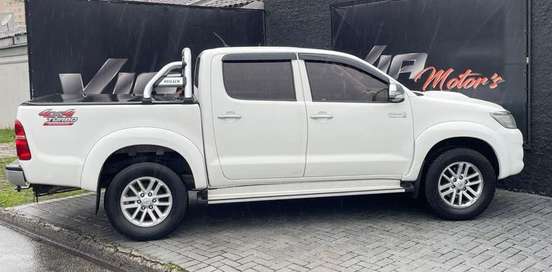 TOYOTA-HILUX-2013